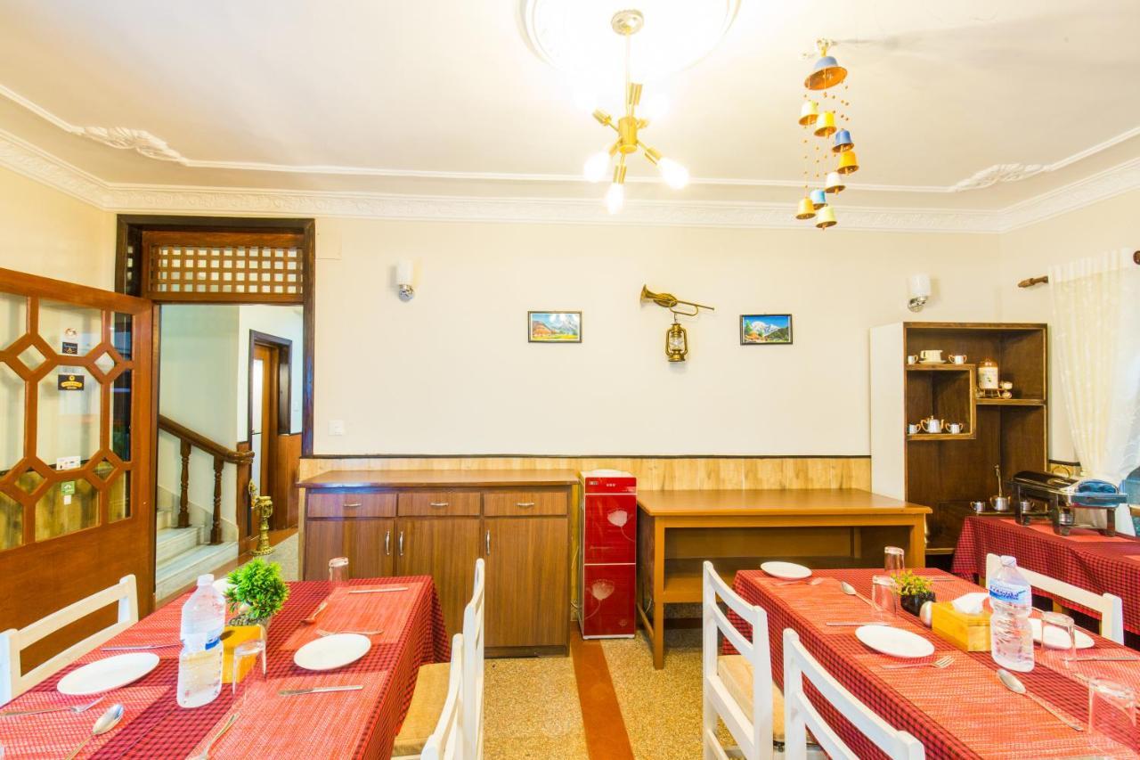 Hotel Acme Inn カトマンズ エクステリア 写真