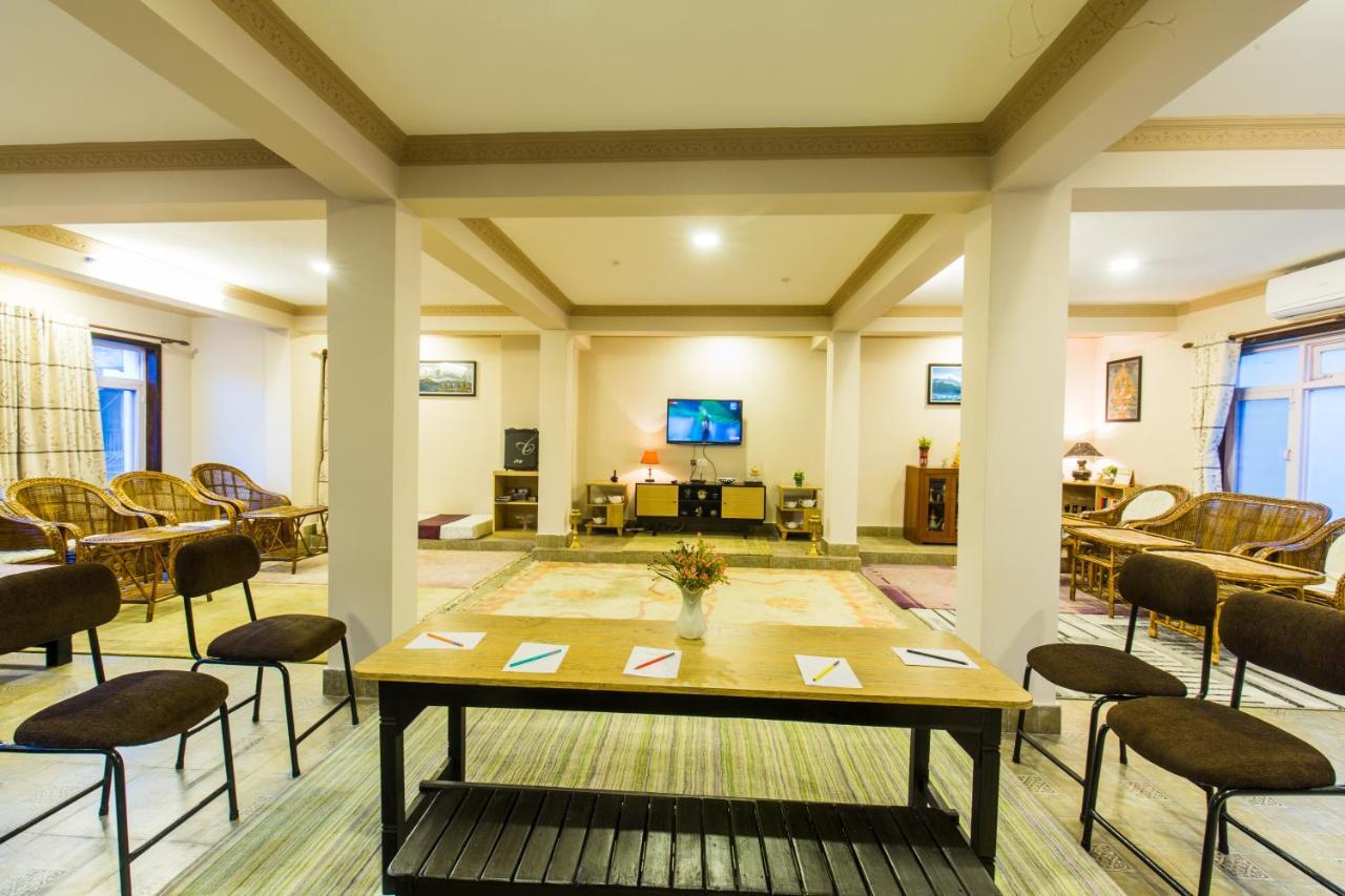 Hotel Acme Inn カトマンズ エクステリア 写真