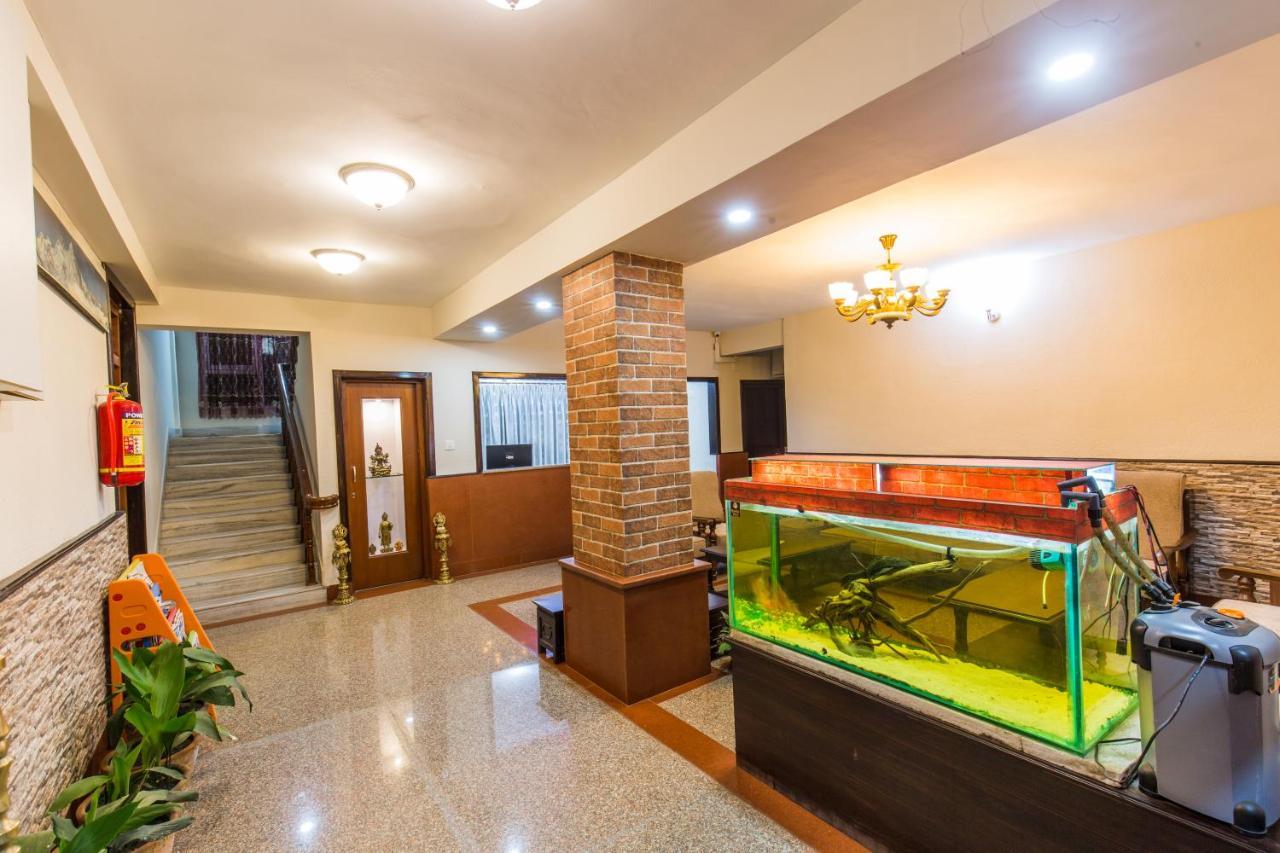 Hotel Acme Inn カトマンズ エクステリア 写真